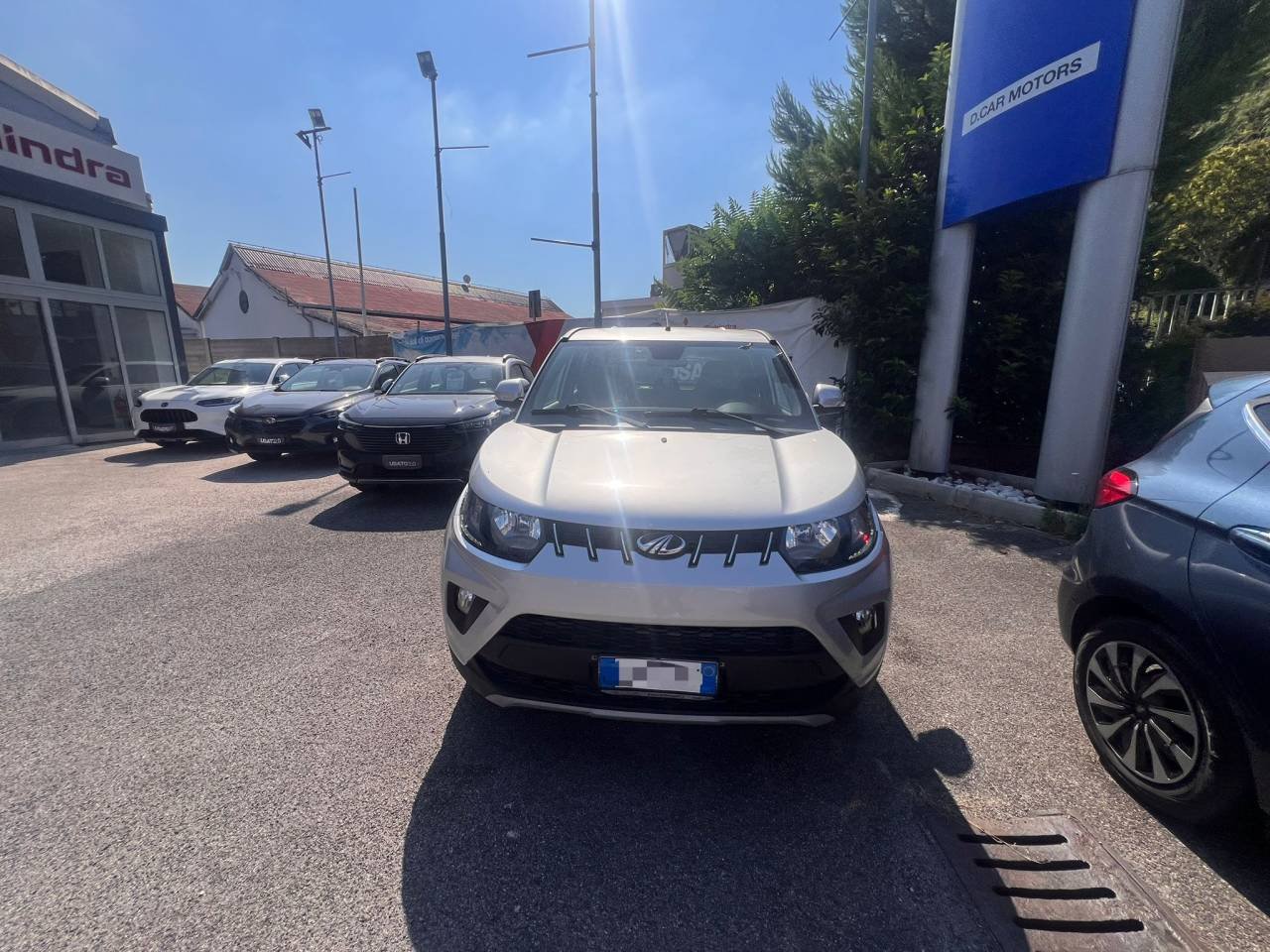 Mahindra KUV 100 K8